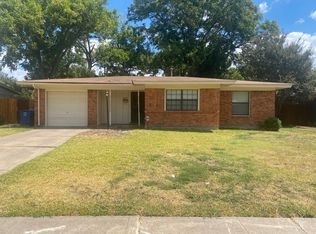 10044 Casa Oaks Dr, Dallas, TX 75228