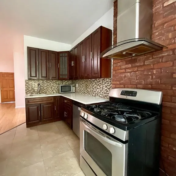 1522 Bergen St #3 — Photo 4