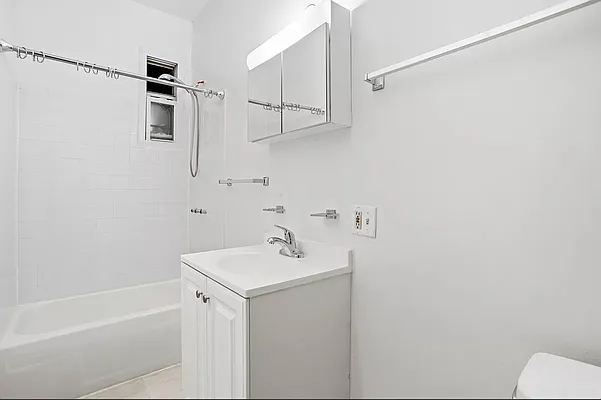 Rented by Douglas Elliman | media 27