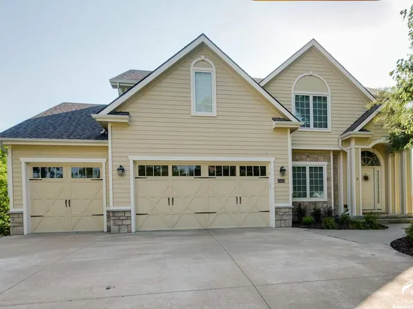 4145 Blackjack Oak Dr, Lawrence, KS 66047