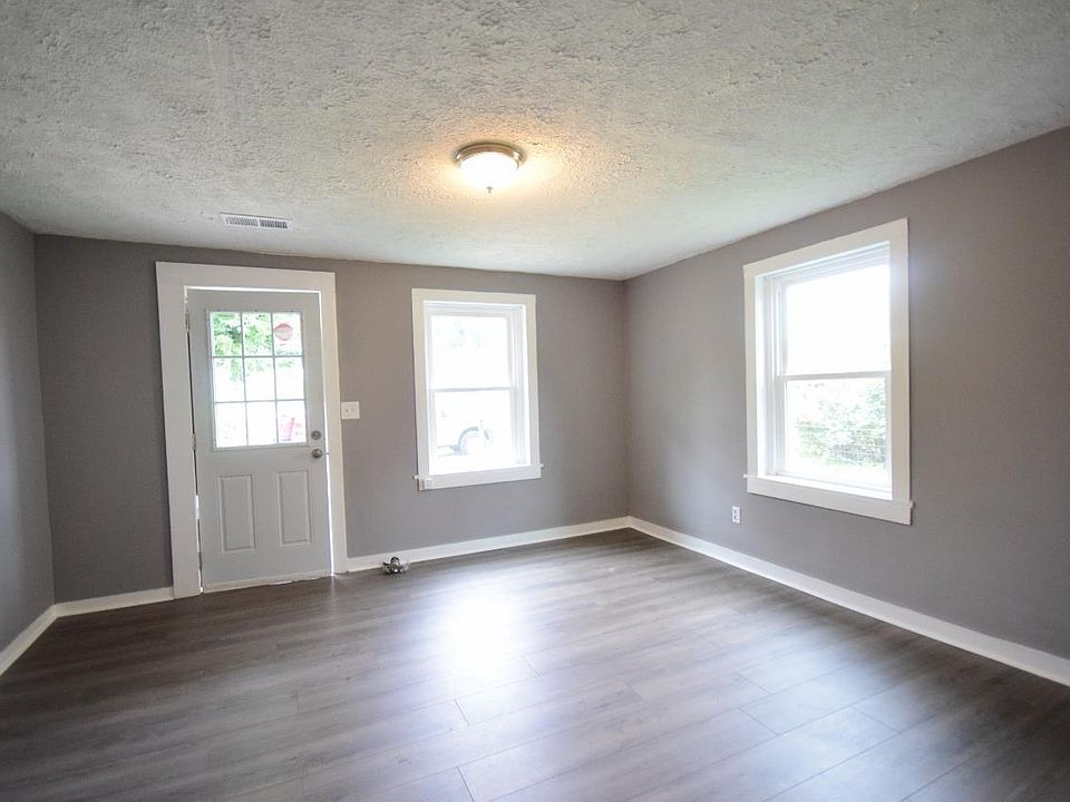 2nd image of 606 S Highland Ave