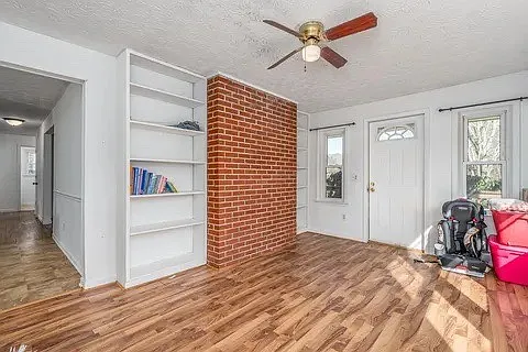 114 Lunceford Ln — Photo 17
