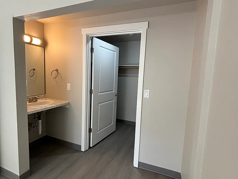 Chambers Crest Apartments — Photo 36