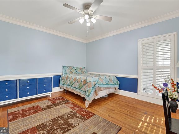 4th image of 100 Cambridge Dr