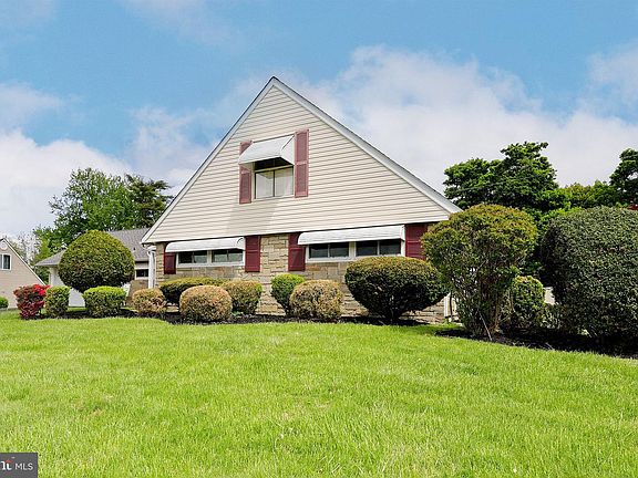 3rd image of 54 Red Berry Rd