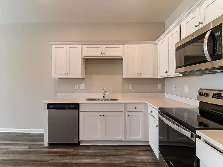 546 Wendell Falls Pkwy — Photo 9