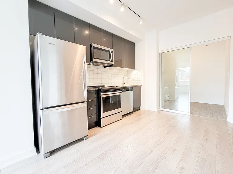 621 Sheppard Ave E #318 — Photo 2