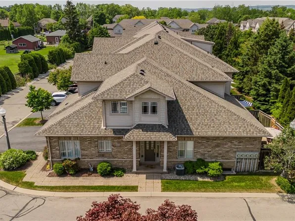 2169 Orchard Rd #33, Burlington, ON L7L 7J1