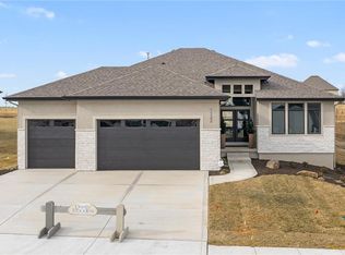 1122 Hillswick Ln, Raymore, MO 64083