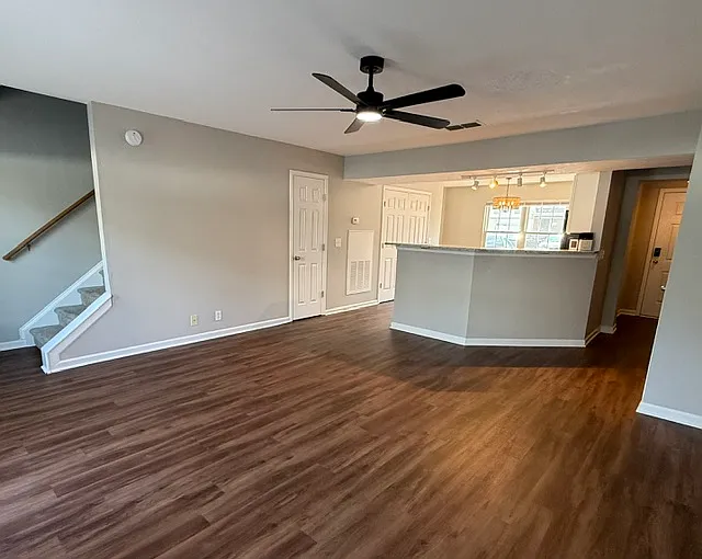 1026 Wolves Den Pl — Photo 12