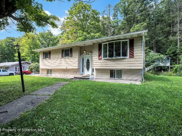 10028 Bridge Ln, Clarks Summit, PA 18411