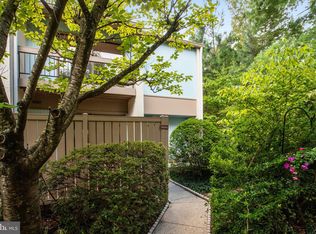 11653 Newbridge Ct, Reston, VA 20191