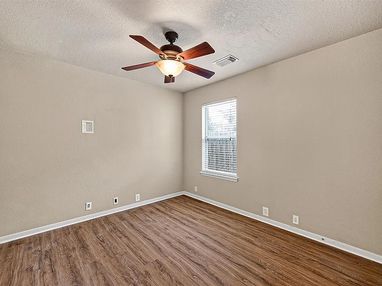 10306 Nickel Grove Dr — Photo 19
