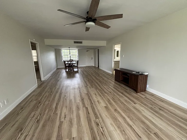 555 Oaks Ln #309 — Photo 9