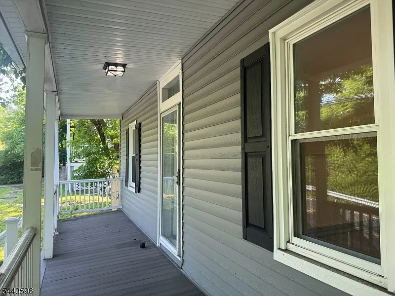 4 bed, 2.5 bath, $3,450 — Photo 2