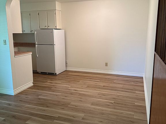 5th image of 2714 E 6th St #2714