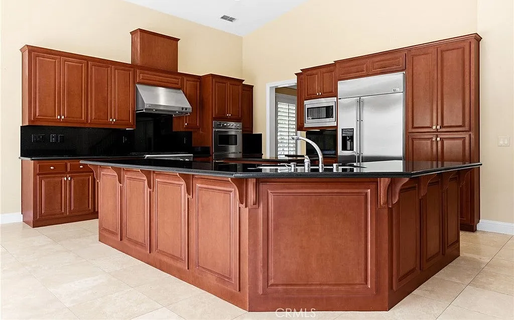 5 bed, 4.5 bath, 5053 sqft, $9,800 — Photo 3