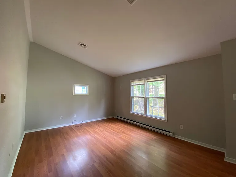 7505 Hawthorne Ave — Photo 4