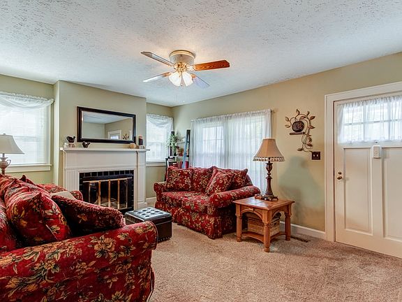 3rd image of 703 Hill Ave