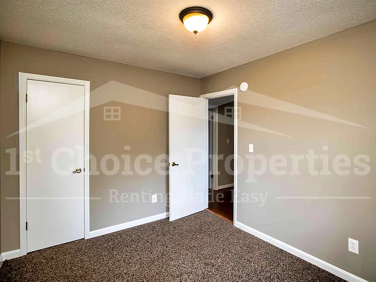 7823 Happy Hollow Rd #1 — Photo 14