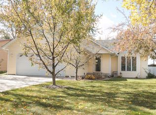 9000 Janie Ave S, Cottage Grove, MN 55016