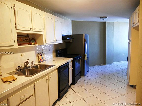 2nd image of 7135 Collins Ave Penthouse 9