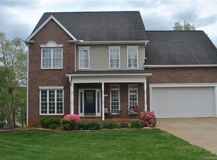 2605 Knoll Ridge Ct, Hickory, NC 28602