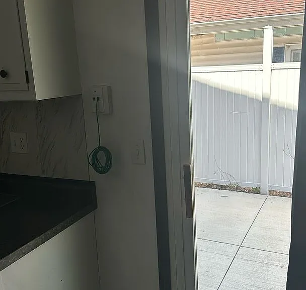 301 N Carole Ave — Photo 9