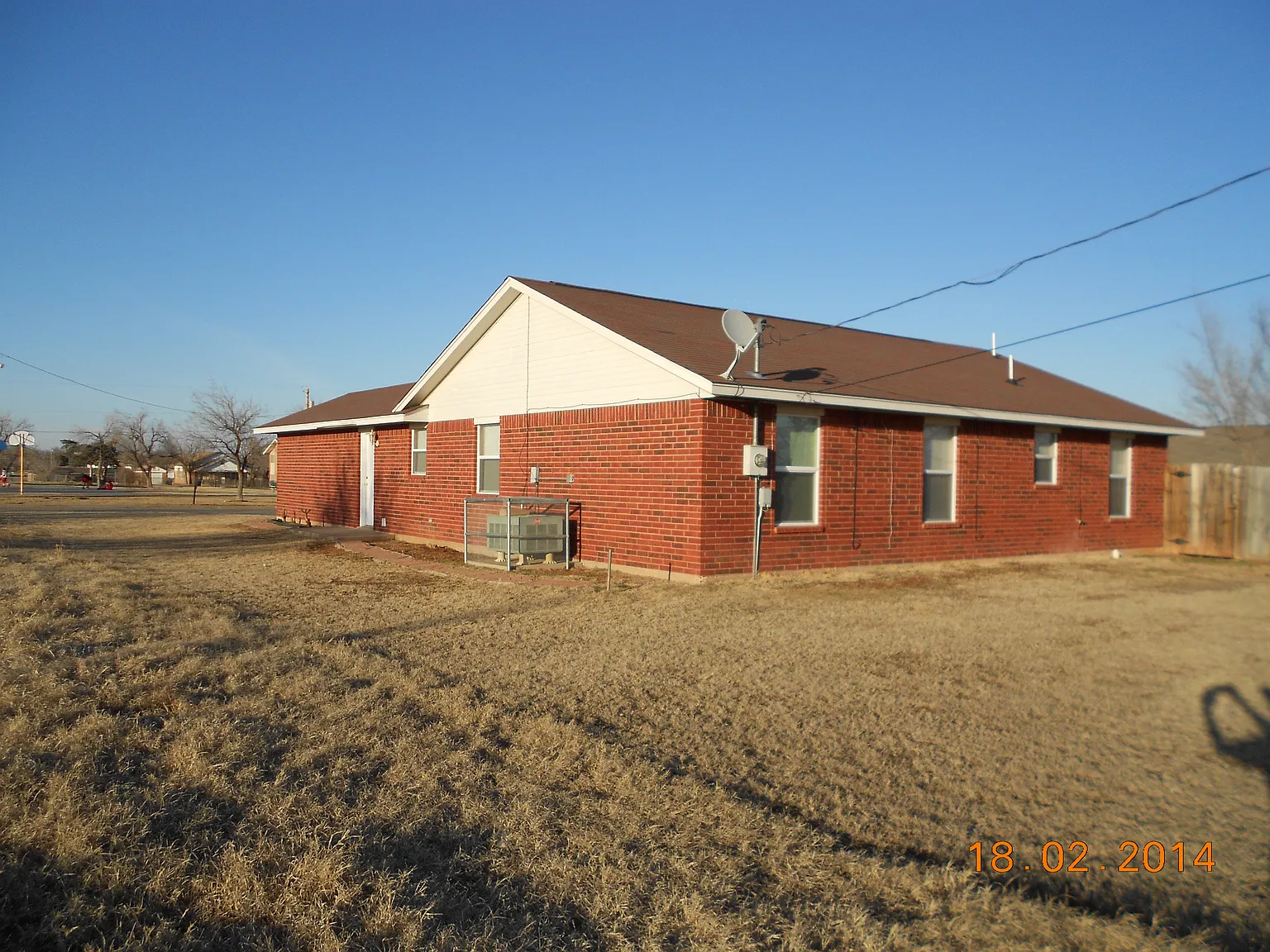 4 bed, 1400 sqft, $1,300 — Photo 2