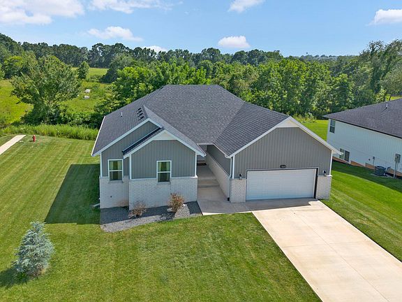 2nd image of 564 Delaware Court