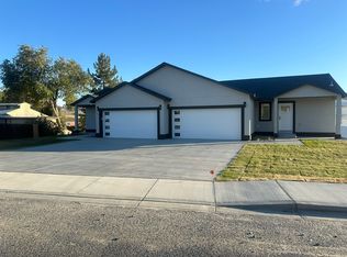 905 Kitty Ave #B, Benton City, WA