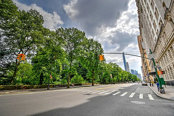 Rented by Urbane Brokerage | media 23