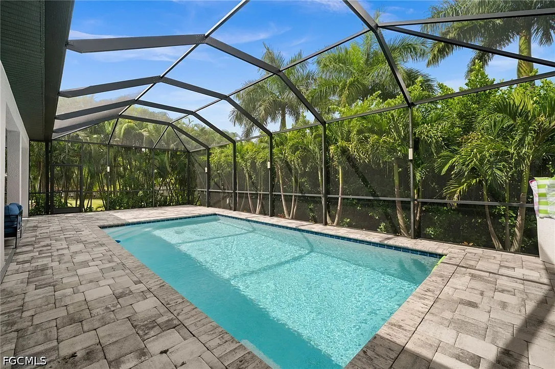 3 bed, 2.0 bath, 2130 sqft, $4,000 — Photo 2