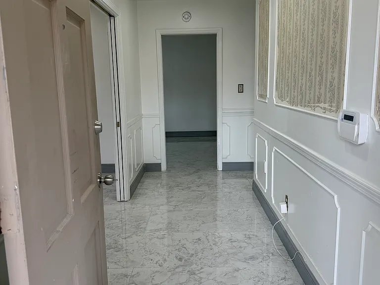 701 Westwood Ln — Photo 10