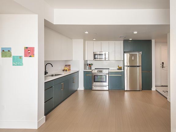 2nd image of 2556 Telegraph Ave #10900130