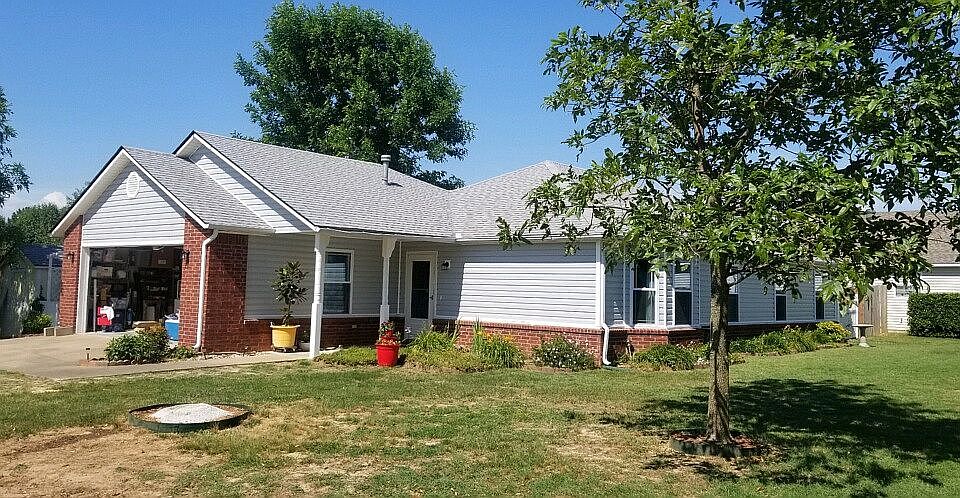 1st image of 911 W Green Acres Pl