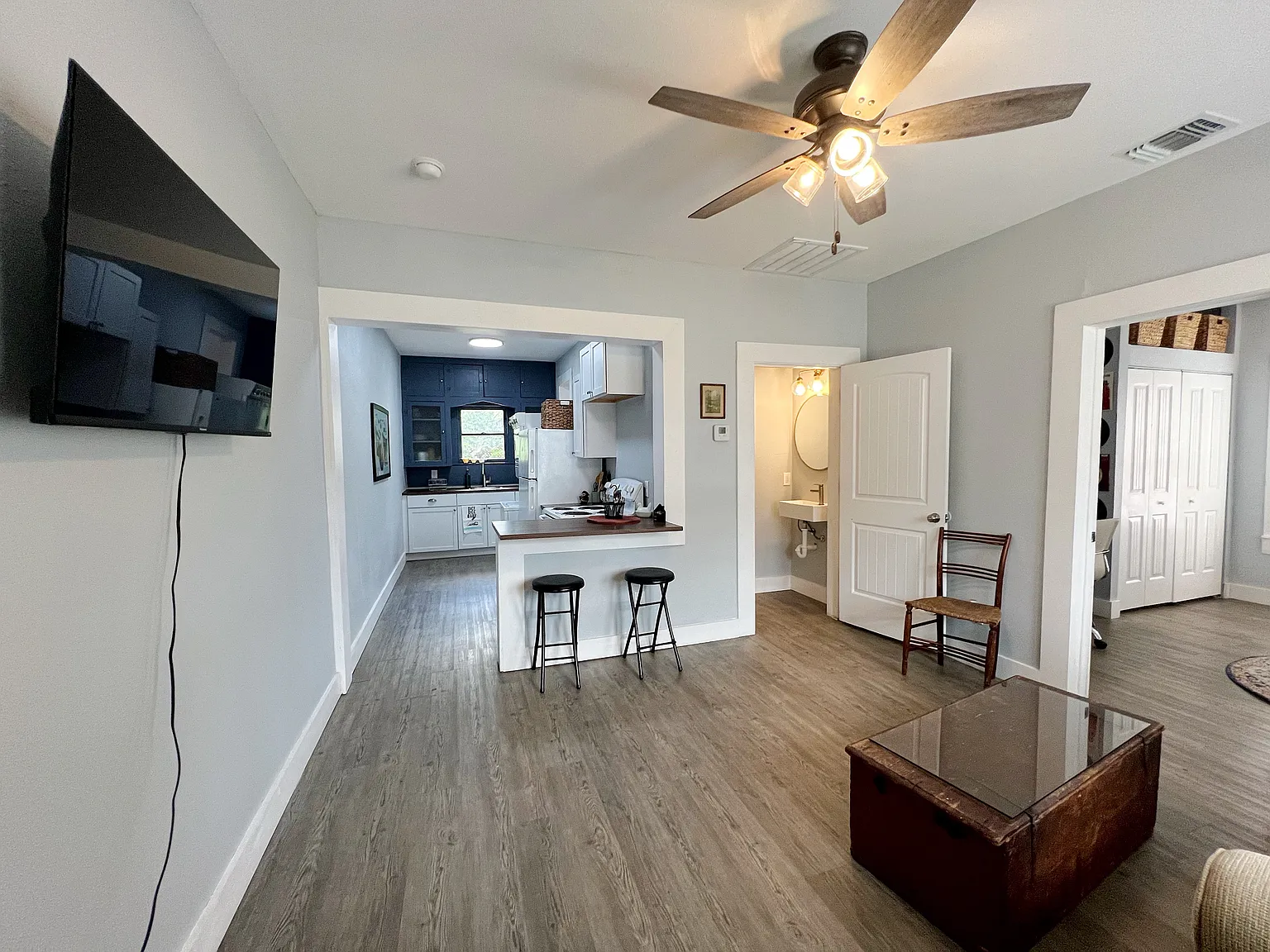 715 W Hollywood Ave — Photo 2