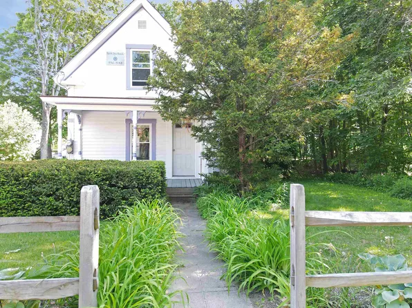 13 Pleasant Street, Plymouth, NH 03264