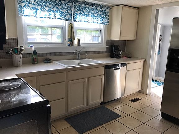 4th image of 2509 Osborne St