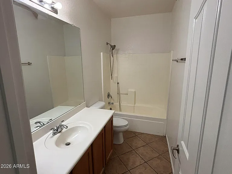 11559 W Lincoln St — Photo 14
