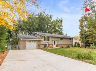 5404 Forest Lawn Cir, Mc Farland, WI 53558