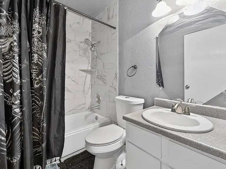 6715 Middle Oaks Dr — Photo 10