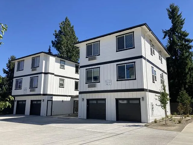 3310 Crawford St SE - 3326 #100 Crawford St SE — Photo 4