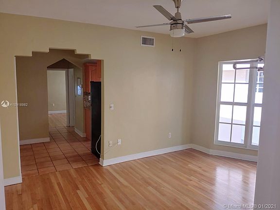 3rd image of 540 15th St APT 202