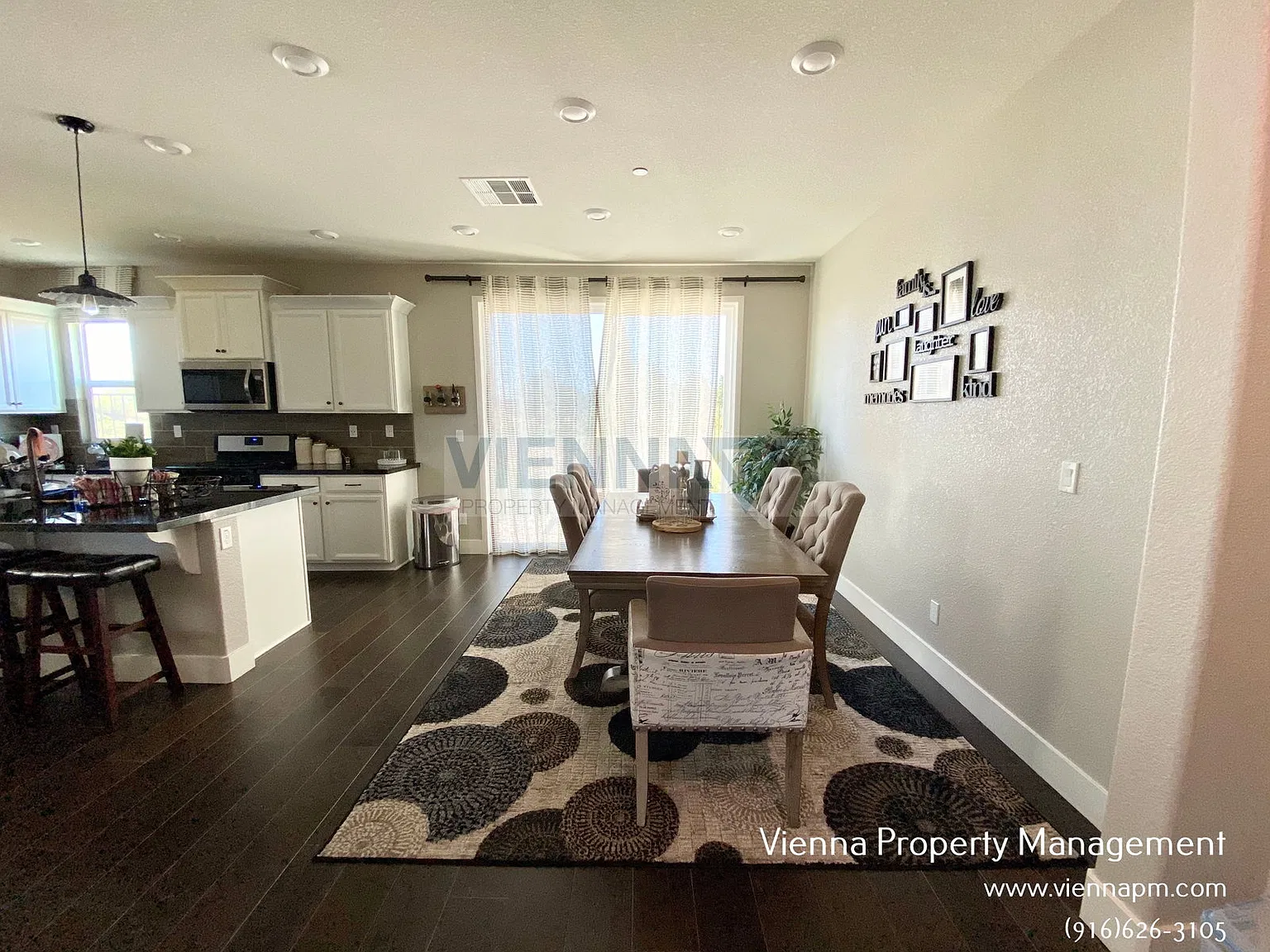 4 bed, 3.0 bath, 2160 sqft, $2,995 — Photo 3