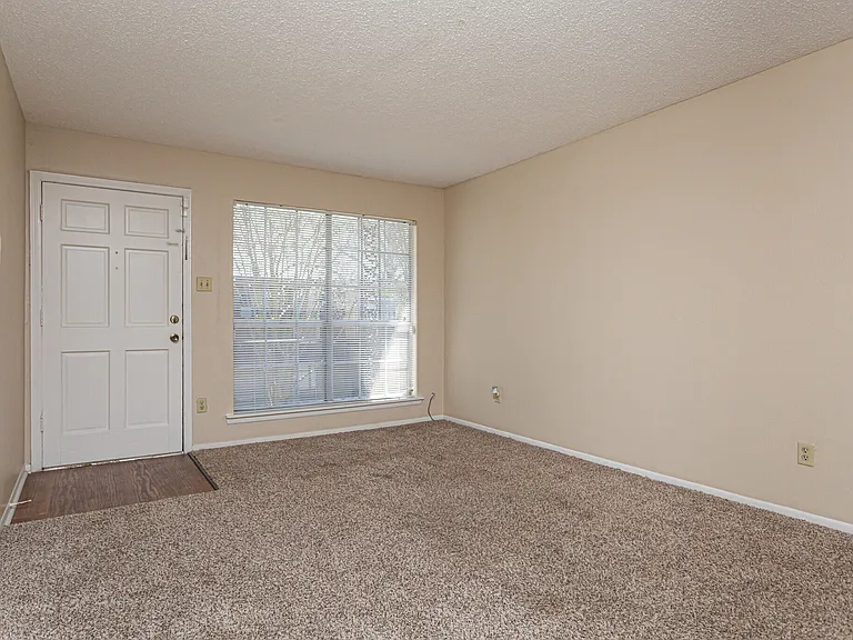 Holly Place — Photo 18