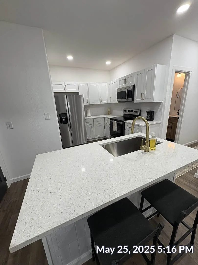 4 bed, 1600 sqft, $2,300 — Photo 3