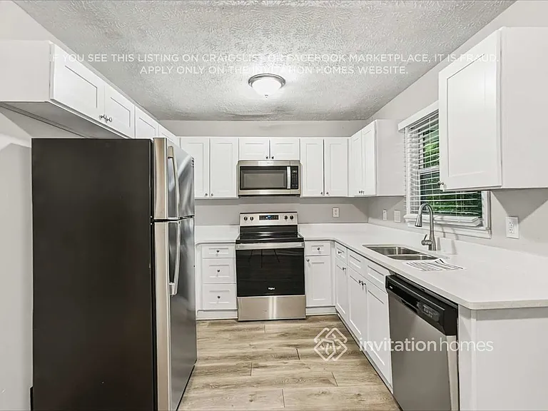 1537 Spruce Ridge Ct — Photo 9