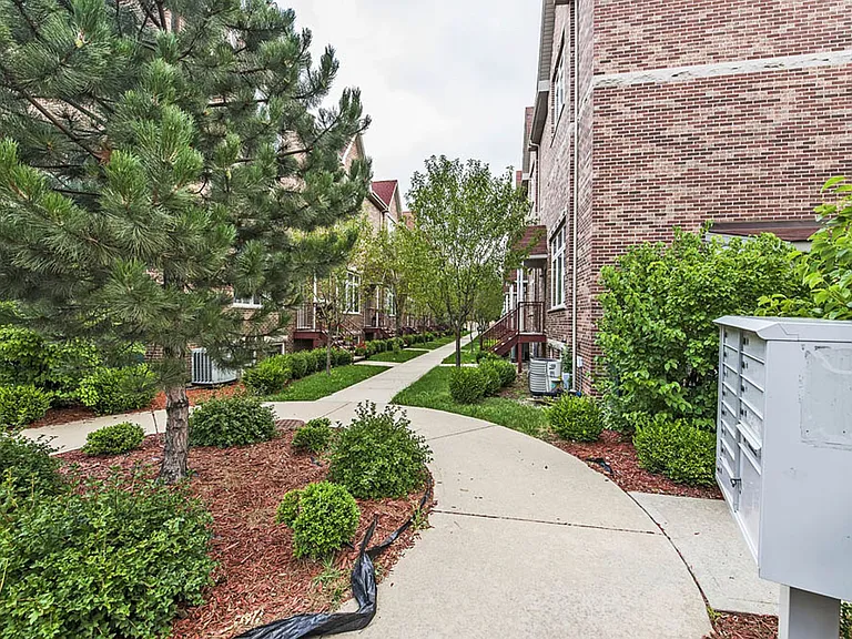 3601 W 53rd St — Photo 24