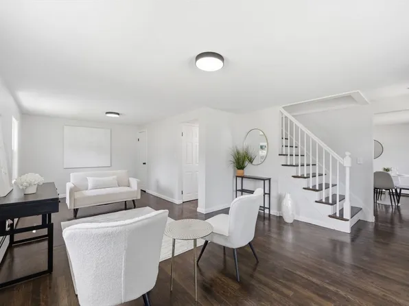 505 Prospect St, Chicopee, MA 01020